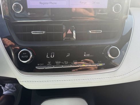Used 2021 Toyota Corolla SE FWD image 16