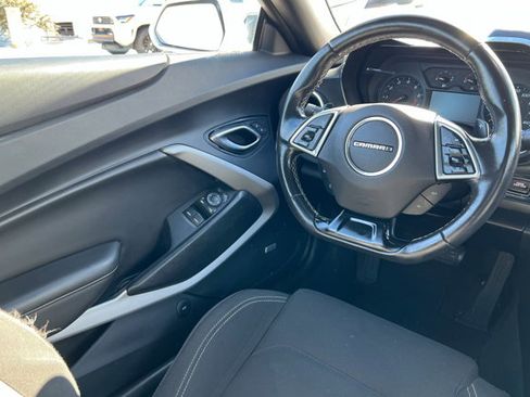 Used 2020 Chevrolet Camaro LT w/ Technology Package image 11