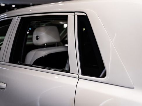 Used 2026 Rolls-Royce Phantom Sedan RWD image 23