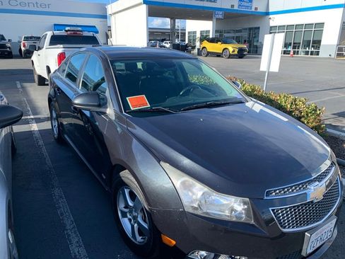 Used 2014 Chevrolet Cruze LT w/ RS Package FWD image 4