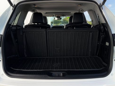 Certified 2019 Toyota Highlander SE AWD/4WD image 23