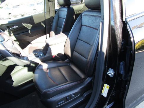 Used 2022 Chevrolet Equinox RS w/ RS Leather Package image 11