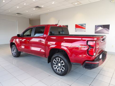 Used 2024 Chevrolet Colorado LT w/ LT Convenience Package III image 6