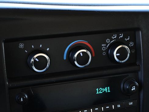 Used 2017 Chevrolet Express 3500 RWD image 30