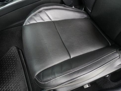 Used 2022 Dodge Challenger SRT Hellcat image 12