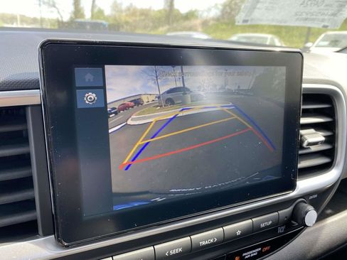 New 2026 Hyundai Venue SE FWD image 18