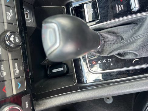 Used 2025 Jeep Compass Latitude w/ Sun & Sound Group AWD/4WD image 4