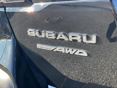 Used 2021 Subaru Outback Premium image 10