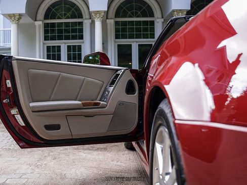 Used 2004 Cadillac XLR RWD image 35