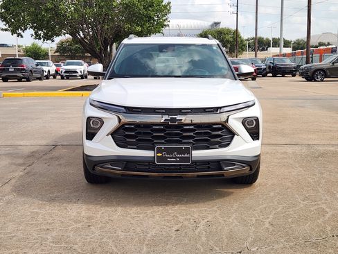 Used 2025 Chevrolet TrailBlazer ACTIV w/ Convenience Package FWD image 3