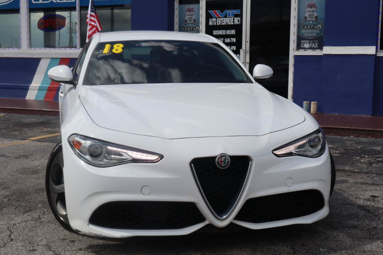 Used 2018 Alfa Romeo Giulia RWD image 2