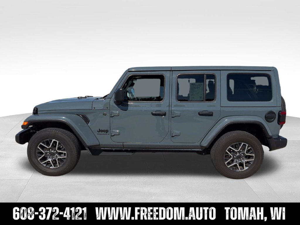 Used 2026 Jeep Wrangler Unlimited Sahara AWD/4WD image 3