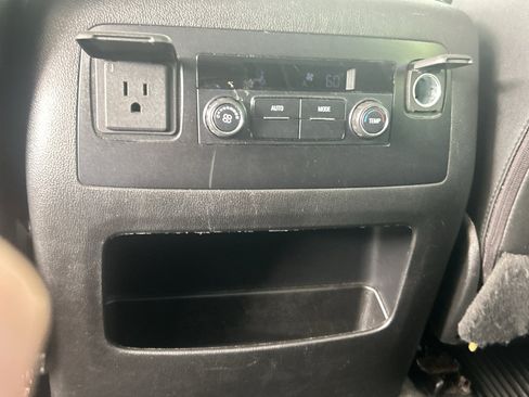 Used 2020 Chevrolet Tahoe LT image 29