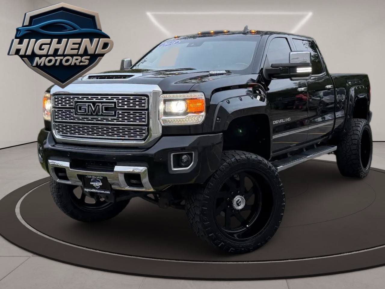 Used 2018 GMC Sierra 2500 Denali w/ Suspension Package, Off-Road AWD/4WD image 2