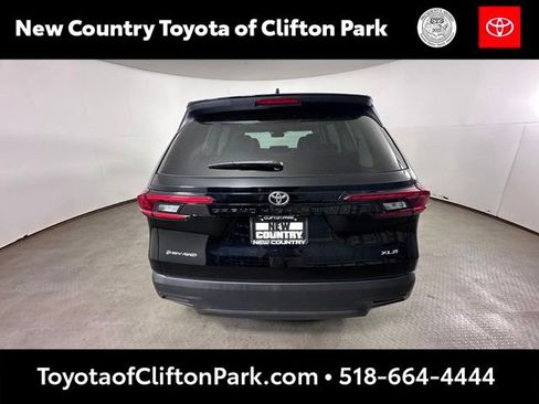 Certified 2025 Toyota Grand Highlander AWD Hybrid image 4