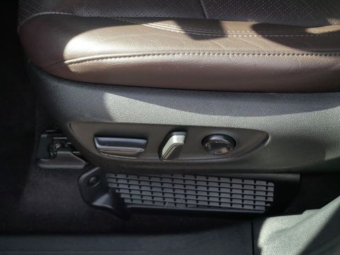 Certified 2024 Toyota Sienna Platinum image 20