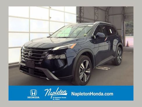 Used 2026 Nissan Rogue SL AWD/4WD image 1