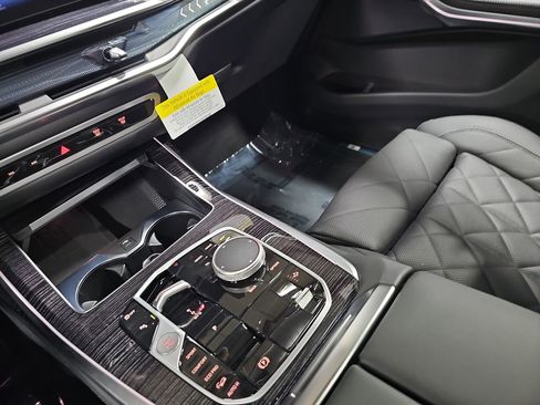 New 2026 BMW X7 xDrive40i w/ M Sport Package image 27