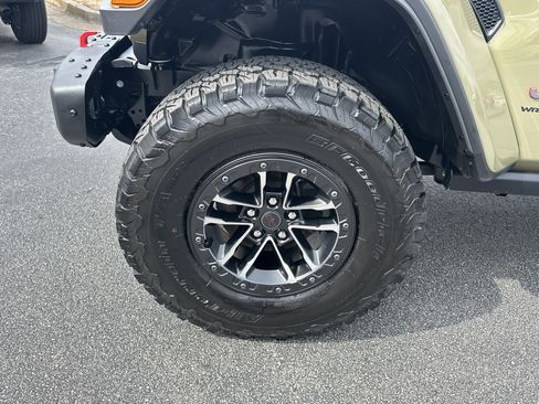 Used 2025 Jeep Wrangler Unlimited Rubicon image 13