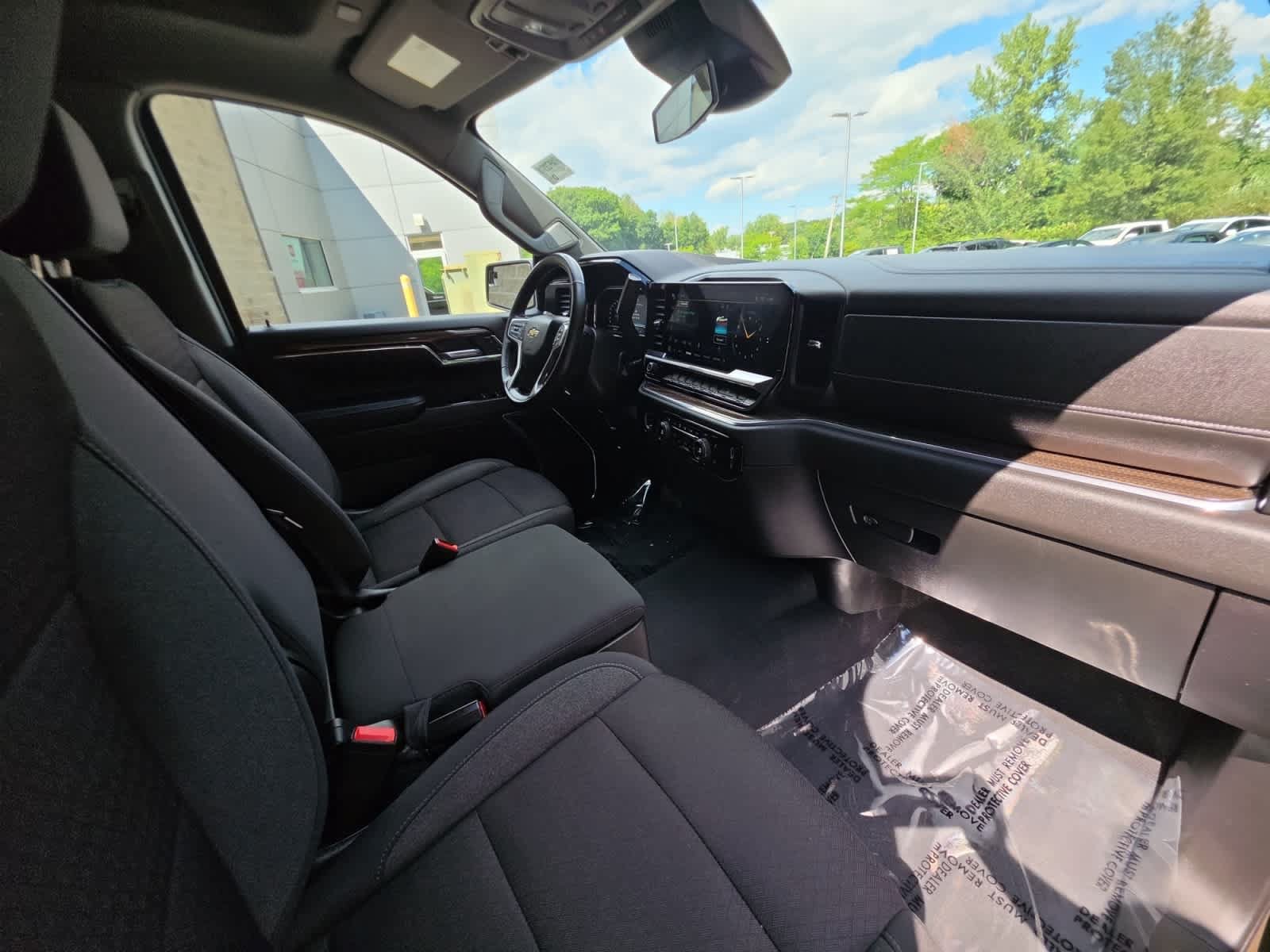 Used 2023 Chevrolet Silverado 1500 LT AWD/4WD image 21