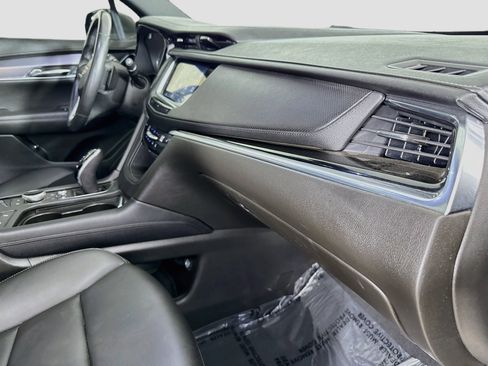 Used 2021 Cadillac XT6 Luxury FWD image 32