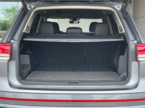 Used 2023 Volkswagen Atlas SEL Premium image 16