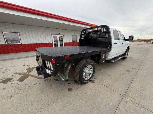 Used 2024 RAM 2500 Tradesman w/ Chrome Appearance Group image 8