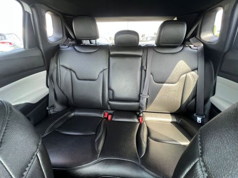 Used 2025 Jeep Compass Limited AWD/4WD image 43