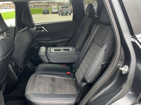 Used 2025 Mitsubishi Outlander SE AWD/4WD image 24