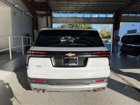 New 2026 Chevrolet Traverse LT w/ LPO, Floor Liner Package image 6