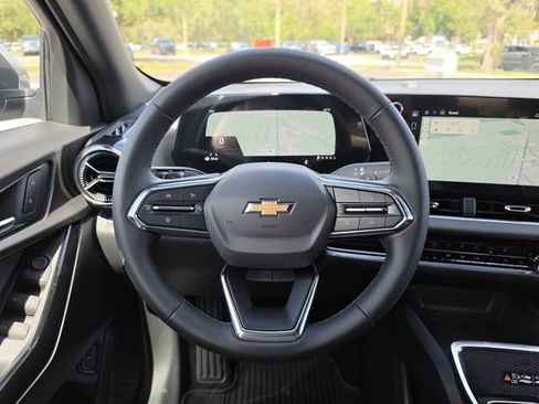 New 2027 Chevrolet Equinox LT w/ Convenience Package II FWD image 15