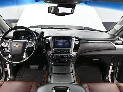 Used 2019 Chevrolet Suburban Premier w/ Premier Plus Edition AWD/4WD image 30