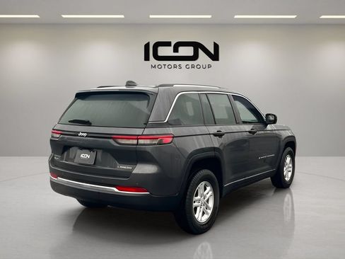 Used 2023 Jeep Grand Cherokee Laredo w/ Luxury Tech Group I AWD/4WD image 8
