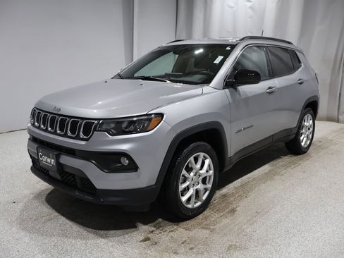 Used 2023 Jeep Compass Latitude image 5