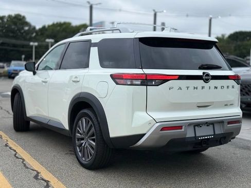 Used 2023 Nissan Pathfinder SL w/ SL Premium Package AWD/4WD image 4