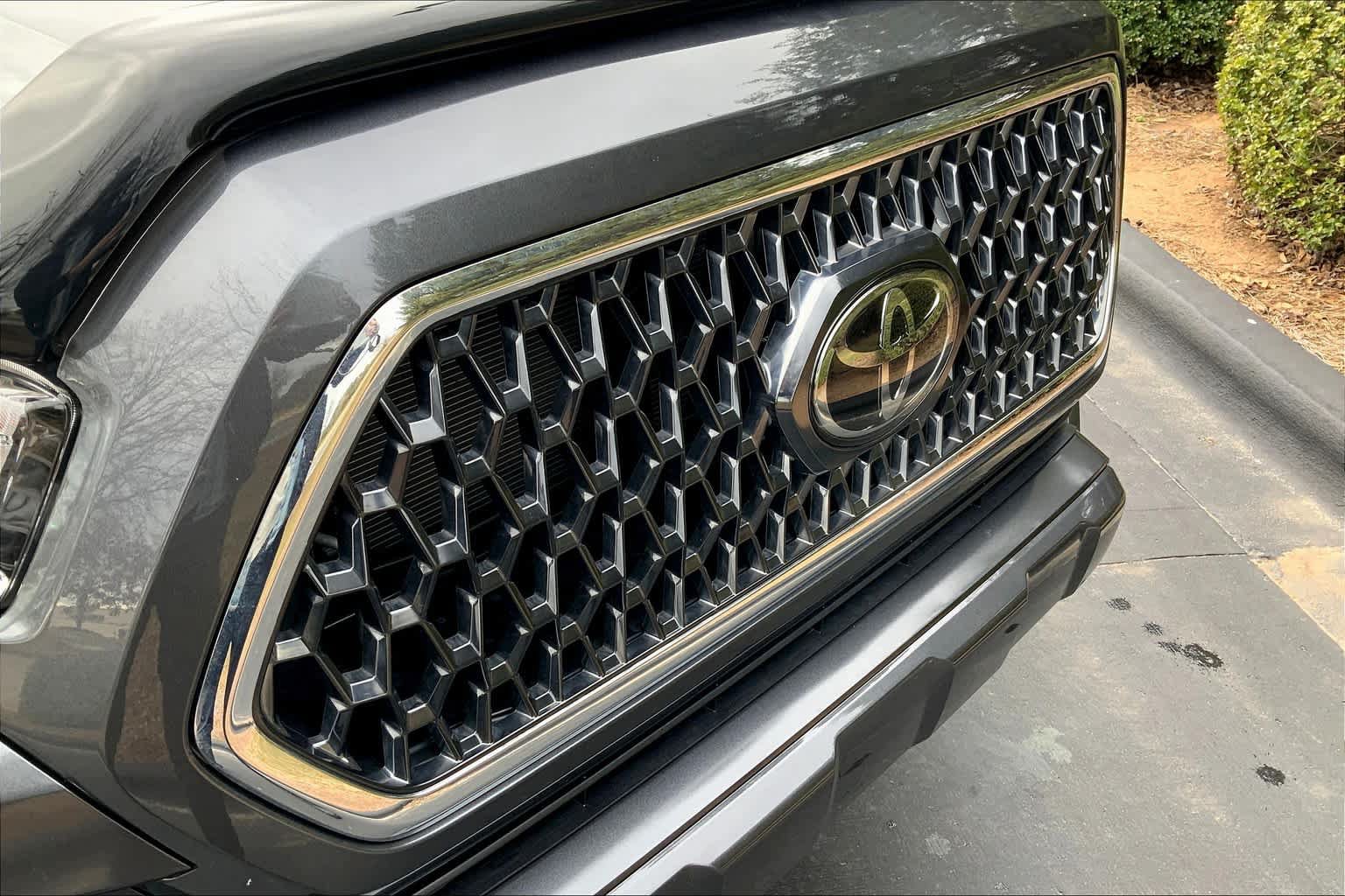 Used 2019 Toyota Tacoma TRD Sport w/ TRD Premium Sport Package RWD image 32