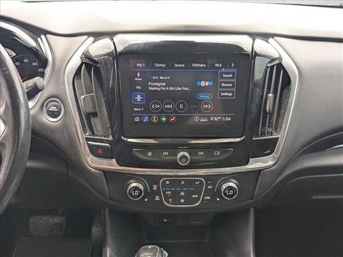 Used 2020 Chevrolet Traverse LT FWD image 12