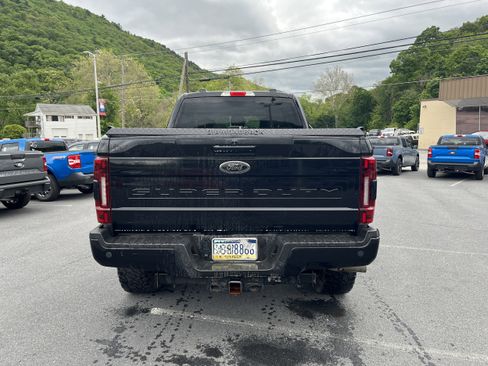 Used 2022 Ford F250 XLT w/ Black Appearance Package AWD/4WD image 5