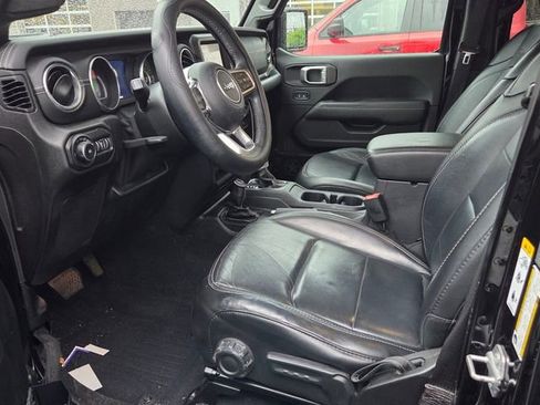 Used 2019 Jeep Wrangler Unlimited Sahara AWD/4WD image 5