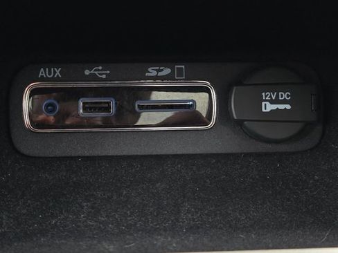 Used 2015 Jeep Grand Cherokee Limited w/ Luxury Group II image 29