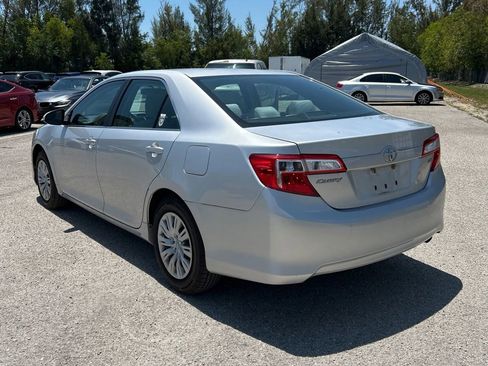 Used 2012 Toyota Camry LE FWD image 17