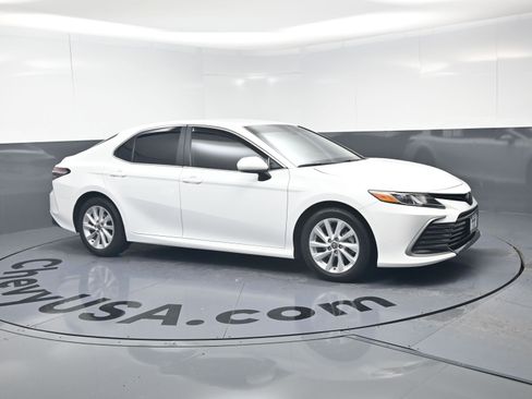 Used 2023 Toyota Camry LE FWD image 2