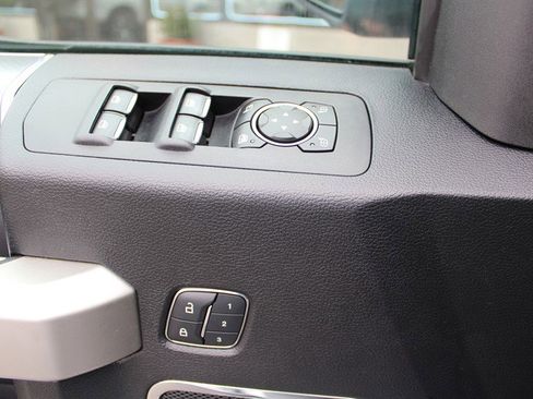 Used 2016 Ford F150 Lariat image 18