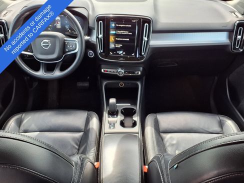 Used 2022 Volvo XC40 T5 Momentum AWD/4WD image 14