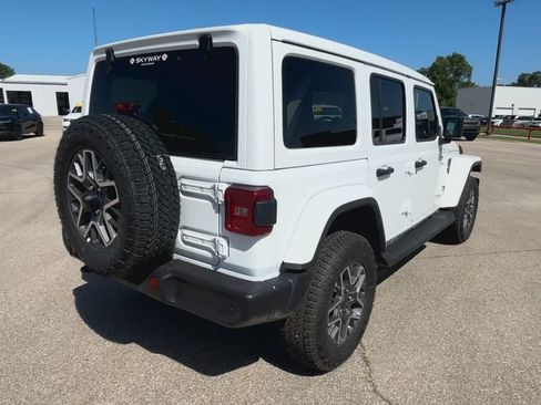 New 2025 Jeep Wrangler Unlimited Sahara AWD/4WD image 8