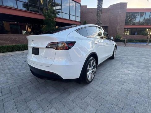 Used 2024 Tesla Model Y Long Range AWD/4WD image 6
