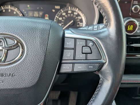 Used 2021 Toyota Highlander XSE FWD image 20