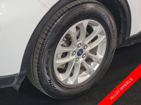 Used 2022 Ford Escape SE image 6