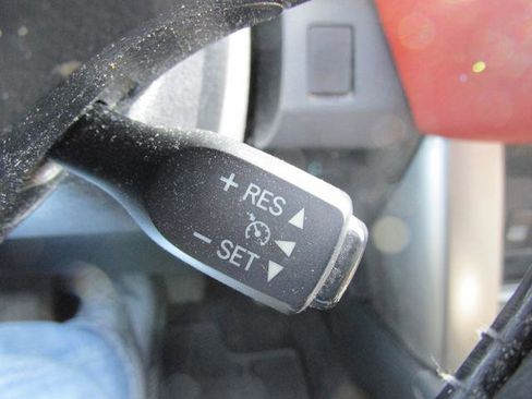 Used 2015 Toyota RAV4 Limited AWD/4WD image 16
