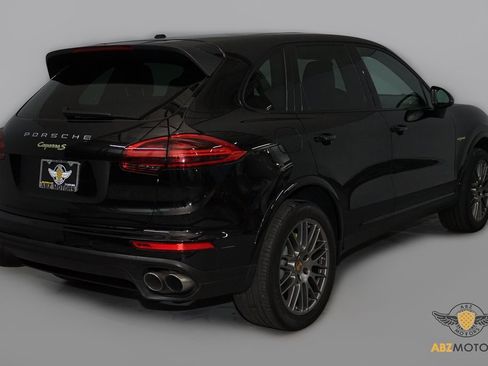 Used 2017 Porsche Cayenne S image 6